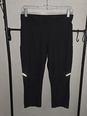 Xersion Black Reflective Trim Athletic Capris